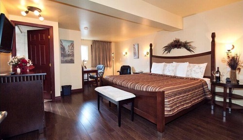 Superior Room, 1 King Bed