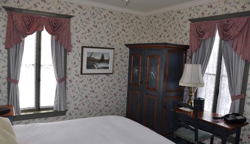 Standard Room, 1 Queen Bed