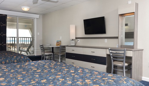 Standard Room (OCEAN FRONT UNIT E3)