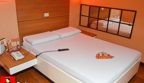 Deluxe Room, 1 Queen Bed