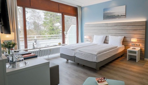 Comfort Room, Balcony