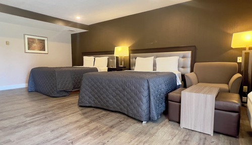 Room with 2 Queen Beds