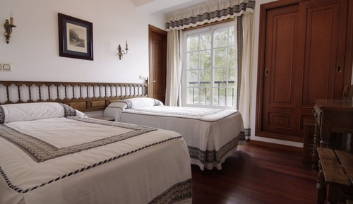 Basic Twin Room