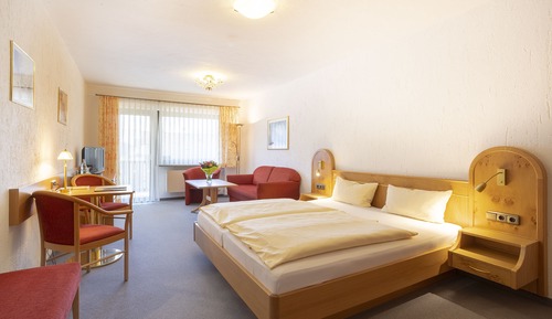 Comfort Room, 1 Queen Bed with Sofa bed, Balcony, Garden View
