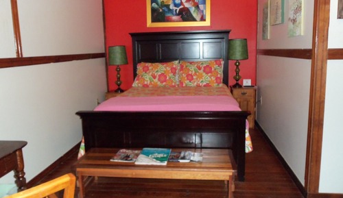 Basic Single Room, 1 Queen Bed