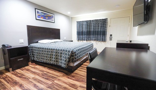 Standard Room, 1 King Bed