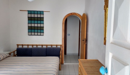 Family Room, Connecting Rooms