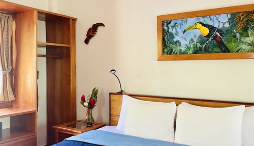 Toucan - Luxury Family Cabana