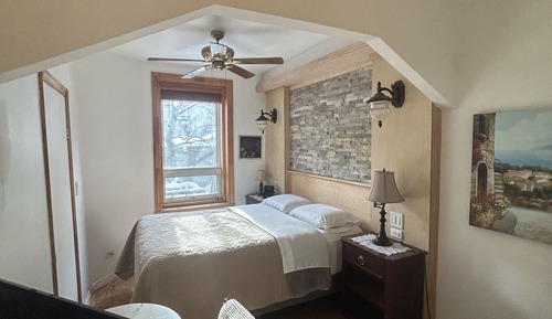 Room, 1 Queen Bed, Private Bathroom (Heritage)