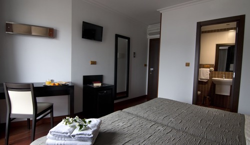 Standard Single Room, 1 Twin Bed, Partial Ocean View