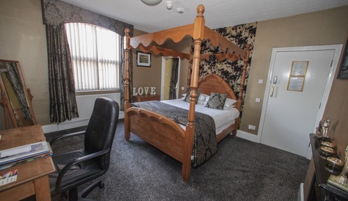 Luxury Suite