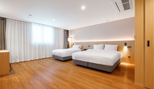 Deluxe Room, Multiple Beds, Non Smoking