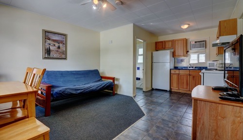 Suite, 2 Bedrooms, Kitchen