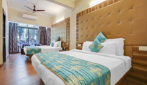 Grandeur Family Room with Pool View