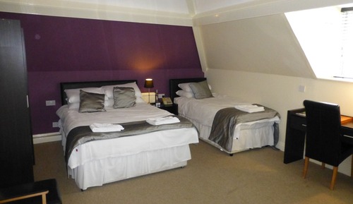 Family Room (Sleeps 3)