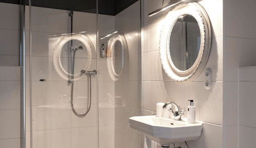Deluxe Suite, Lake View