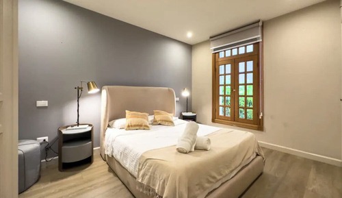 Deluxe Apartment, 1 Queen Bed with Sofa bed, Private Bathroom