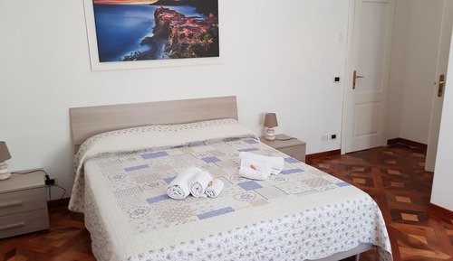 Classic Room, 1 Queen Bed, Non Smoking, Private Bathroom