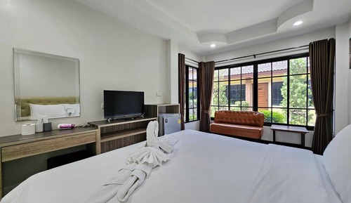 Suite, Garden View