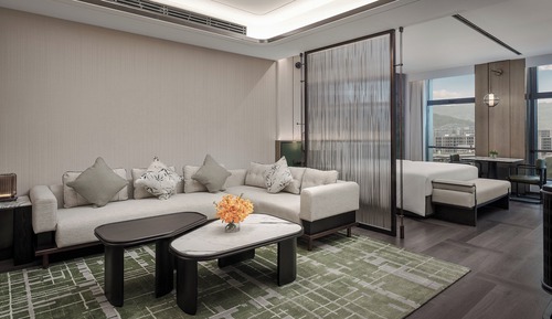 Suite, 1 King Bed