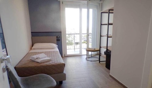 Single Room, Balcony
