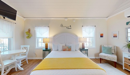 1BR - King Bed - Sofa Bed - Sleeps 4 - POOL - 5