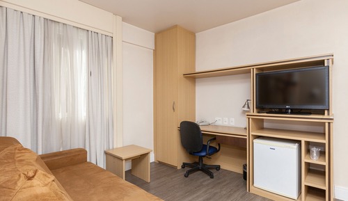 Deluxe Triple Room, City View