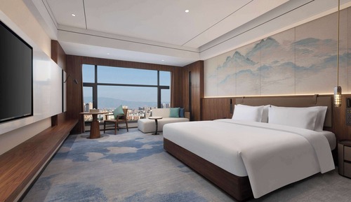 Deluxe Room, 1 King Bed with Sofa bed, Mountain View