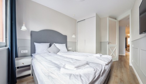 Apartament (1/4)