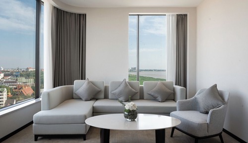 Executive Suite, City View