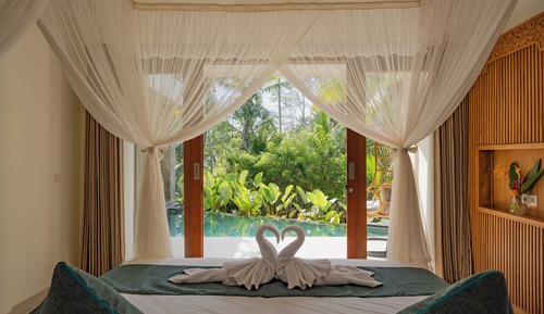 Deluxe Villa Pool View With Free Benefit