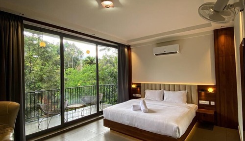 Deluxe Room, Garden View