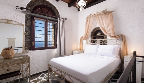 Up & High 1 Bedroom Maisonette with Panoramic Sea View