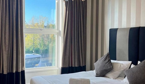 Deluxe Two Bedroom with Two Bathroom
