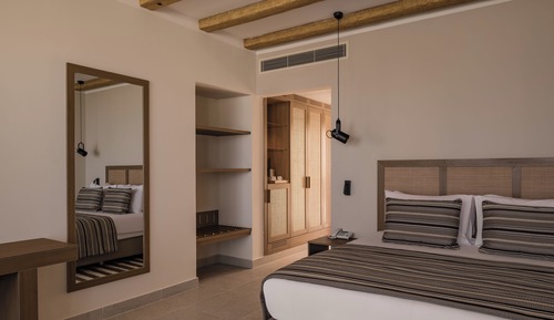 Superior Room, 1 Queen Bed, Garden View