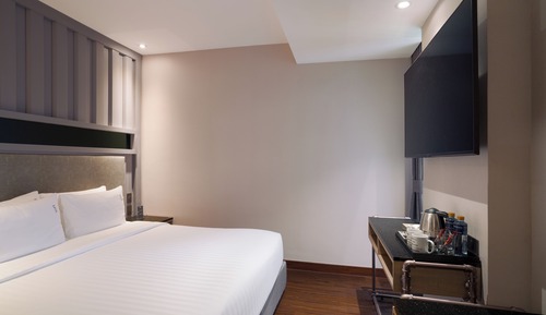 Connecting Room