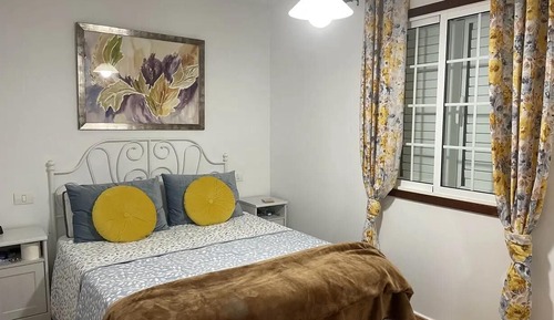 Family House, 3 Bedrooms, Partial Sea View