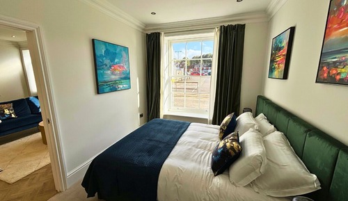 Deluxe Apartment