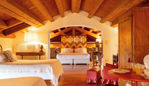 Family Room, Hill View