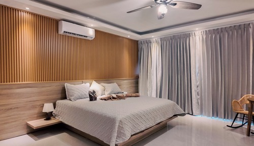 Deluxe Studio Suite