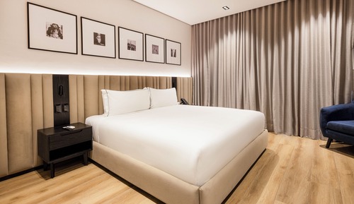 Deluxe Room, 1 King Bed, Balcony