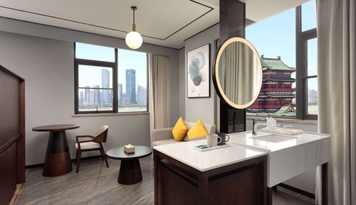 Executive Room, 1 King Bed, Non Smoking, River View