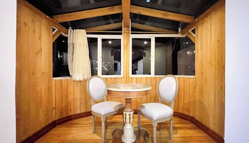 Premium Suite