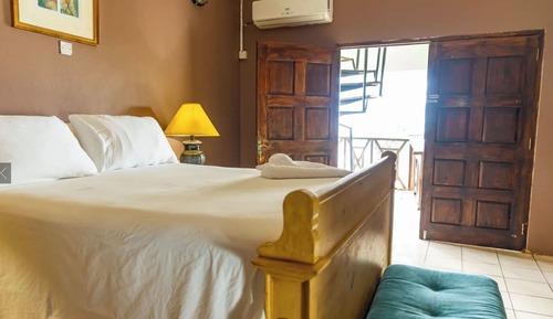 Room, 1 King Bed, Non Smoking, Garden View