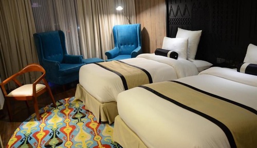 Superior Twin Room, City View