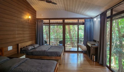 Deluxe Double or Twin Room, 2 Queen Beds, Mountain View