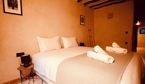 Suite, Pool View