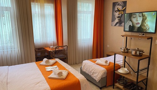 Basic Triple Room, City View