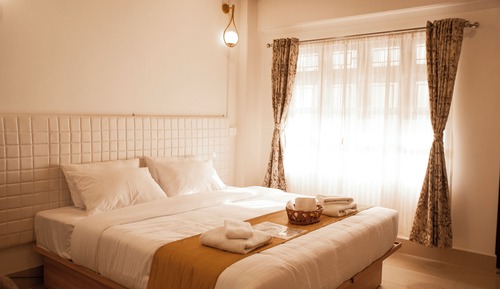 Family Room, Balcony, City View