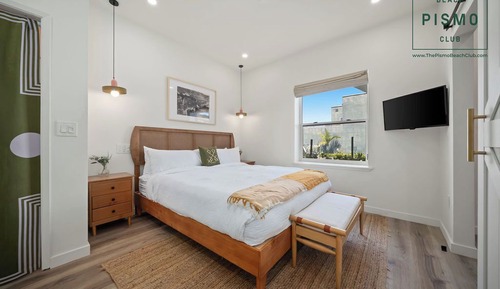 Deluxe Suite, Mobility Accessible, City View